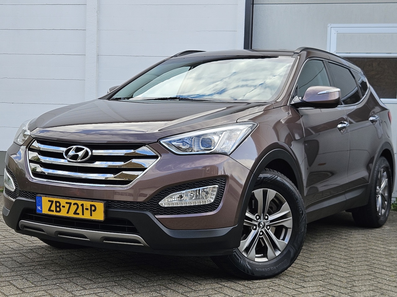 Hyundai Santa Fe - 2.2 CRDi /Camera/Leer/Cruise/Stoelverwarming! - AutoWereld.nl