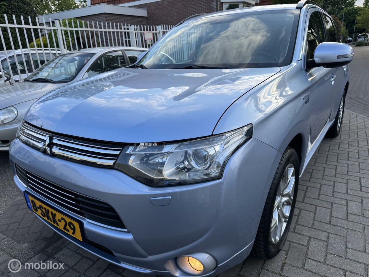 Mitsubishi Outlander - 2.0 PHEV Intense + - AutoWereld.nl