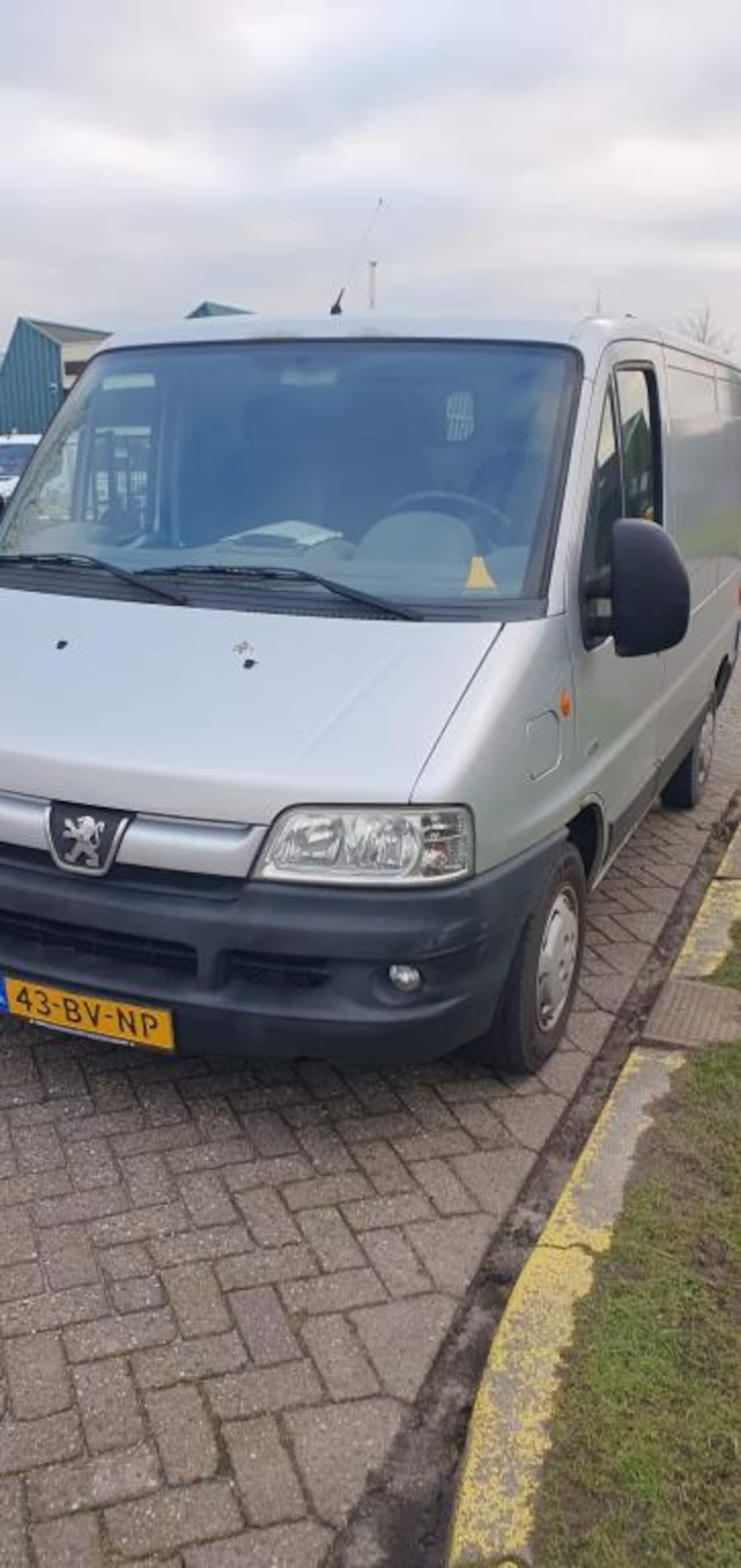 Peugeot Boxer - 290C 2.8 HDI