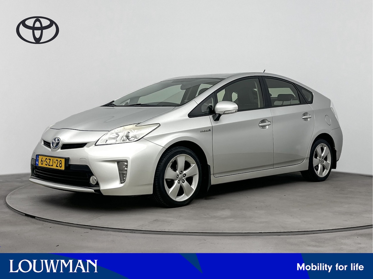 Toyota Prius - 1.8 Business | Navigatie | Head Up Display | Parkeercamera | - AutoWereld.nl