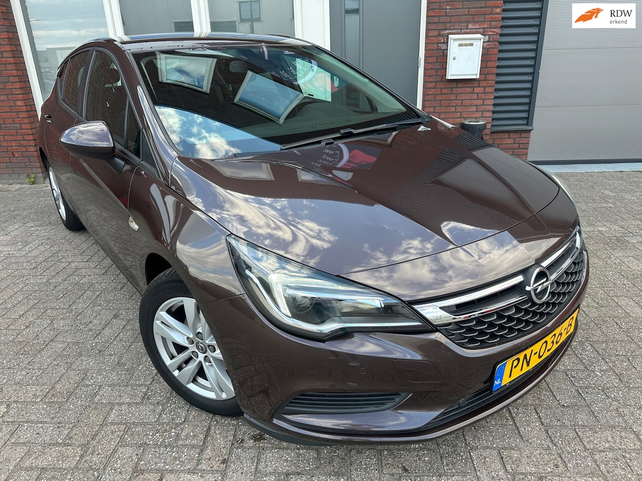 Opel Astra - 1.0 Online Edition / Navi / Camera / PDC / NAP - AutoWereld.nl