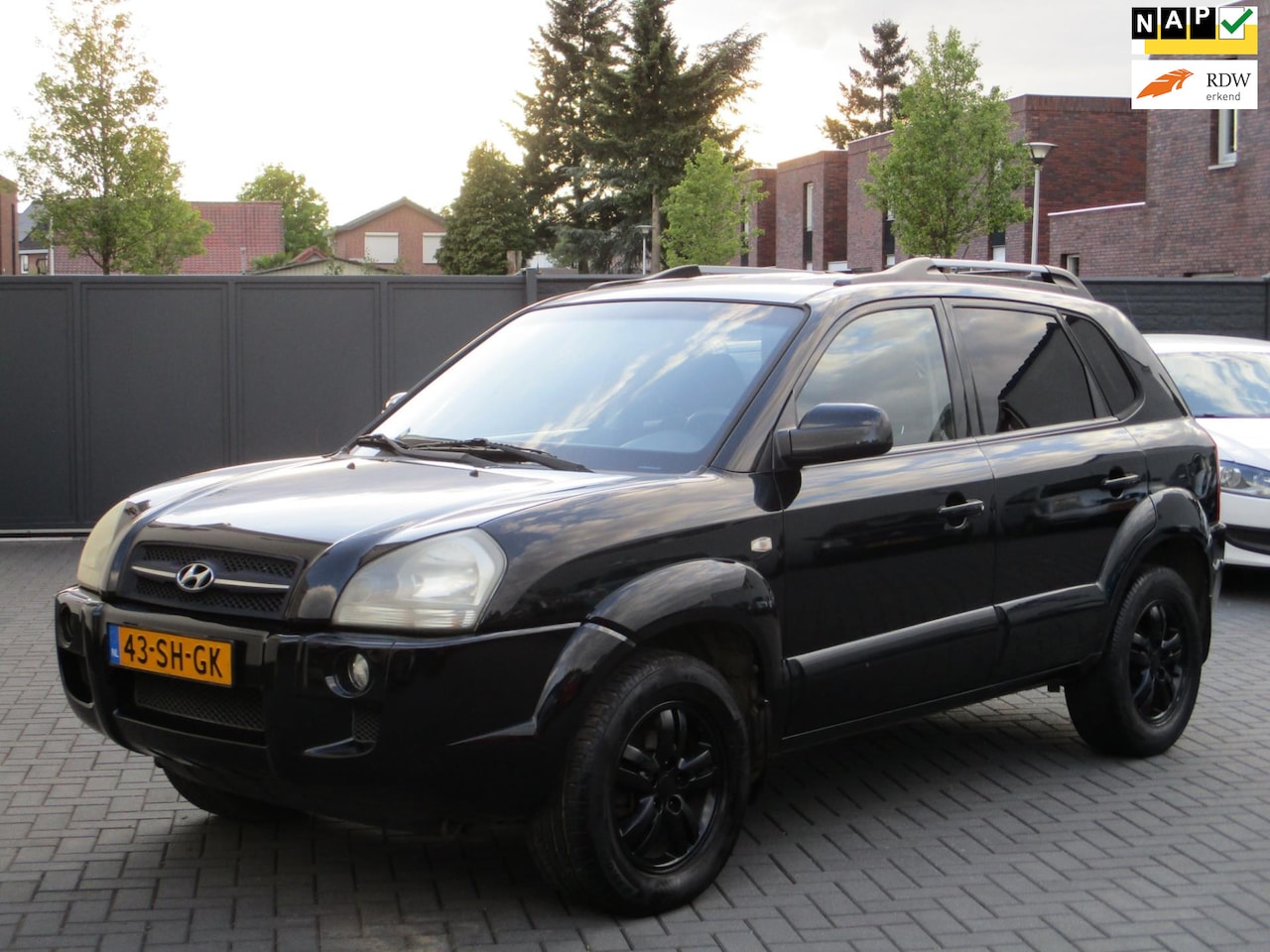 Hyundai Tucson - 2.0i Dynamic Airco ! - AutoWereld.nl