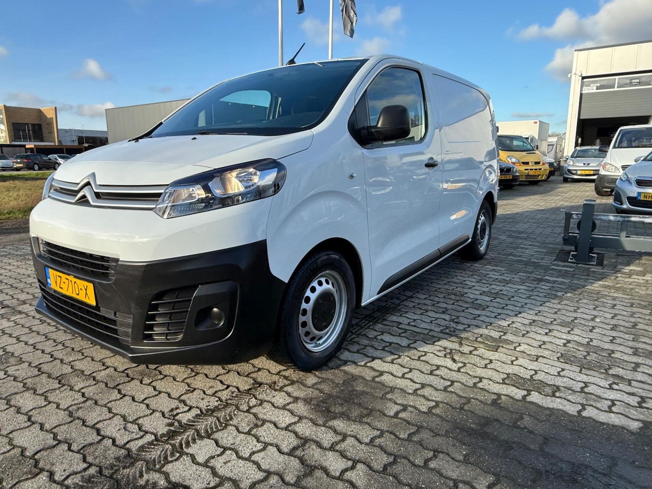 Citroën Jumpy - 1.6 BlueHDI 95 Comfort XS 1.6 BlueHDI 95 Comfort XS - AutoWereld.nl