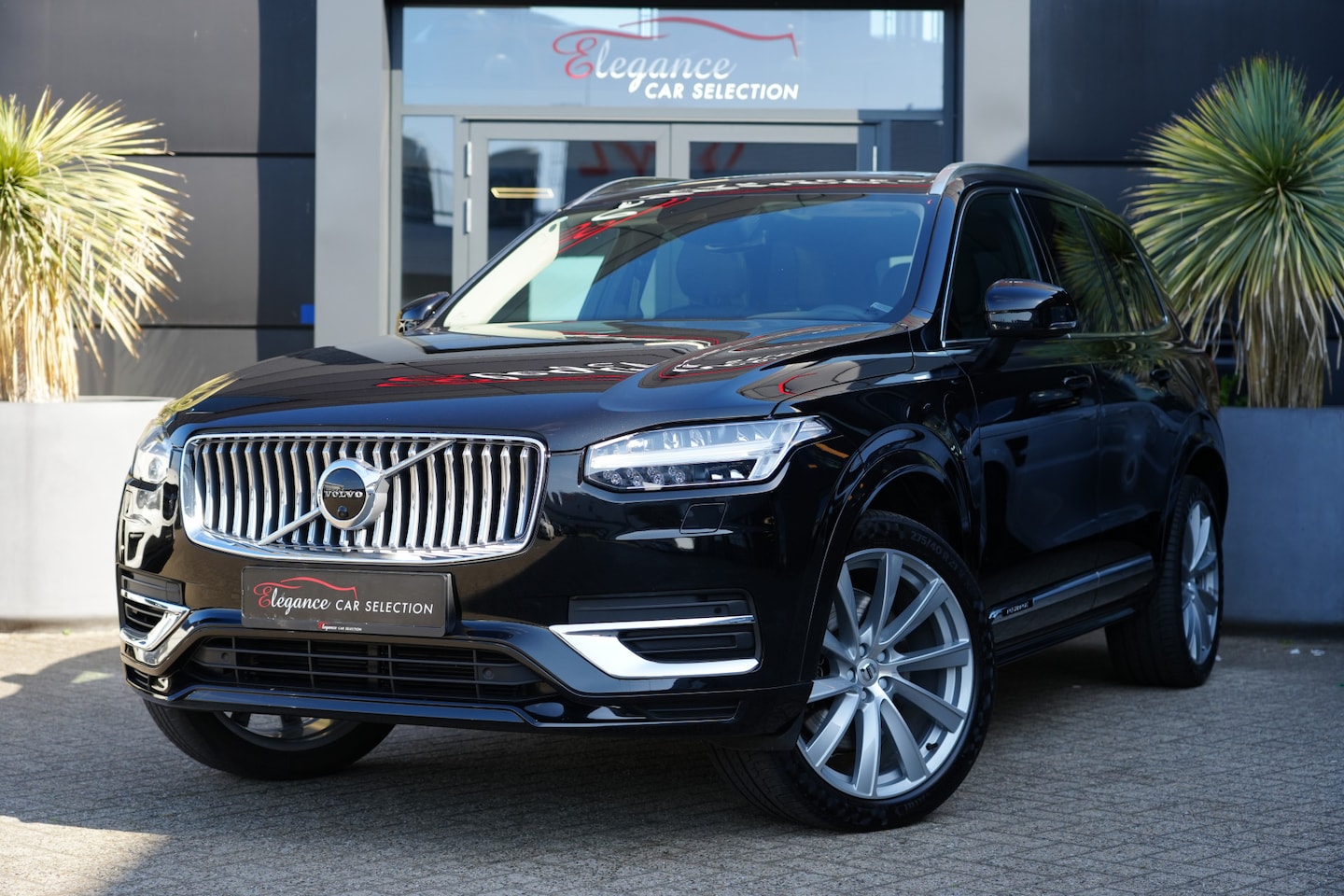 Volvo XC90 - 2.0 T8 Recharge AWD Inscription 392pk Panoramadak/Stoelverwarming/360Camera - AutoWereld.nl