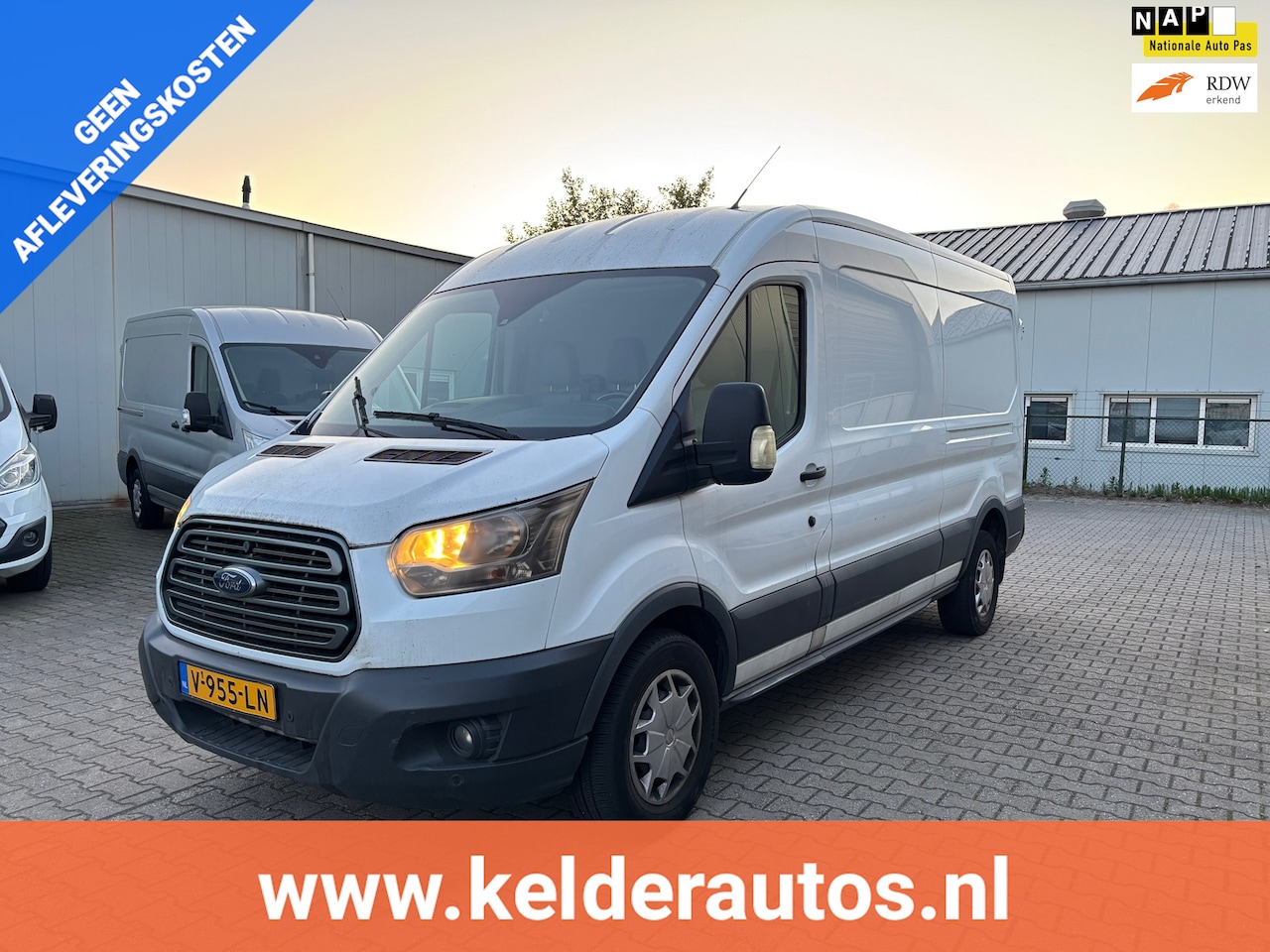 Ford Transit - 350 2.0 TDCI L3H2 Airco | Navi | Cruise | Camera | Trekhaak - AutoWereld.nl