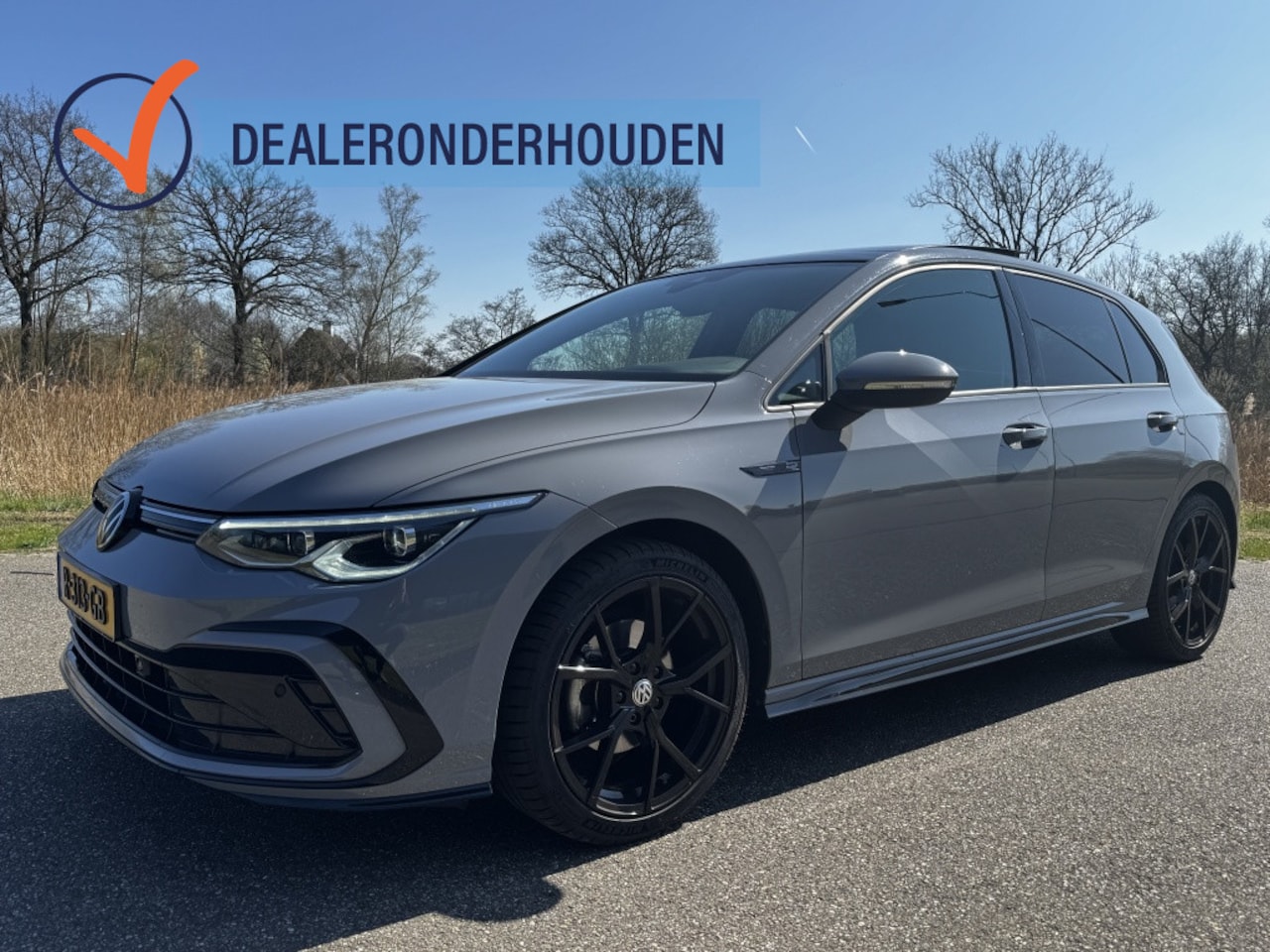 Volkswagen Golf - 1.5 eTSI R-Line Bns+ Pano - AutoWereld.nl