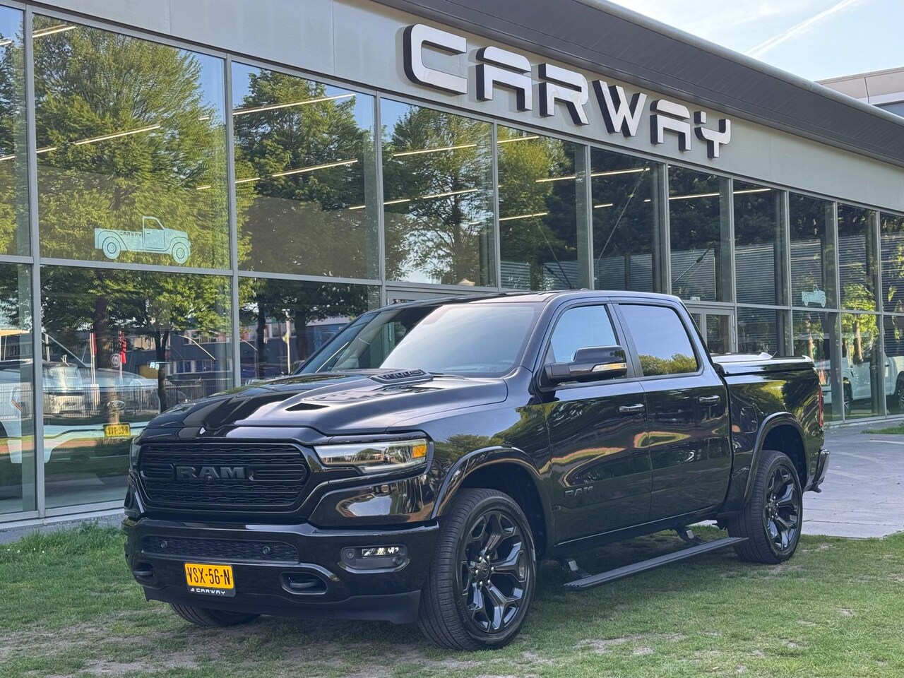 Dodge Ram Pick Up - 1500 5.7 Limited Night NL-AUTO - AutoWereld.nl