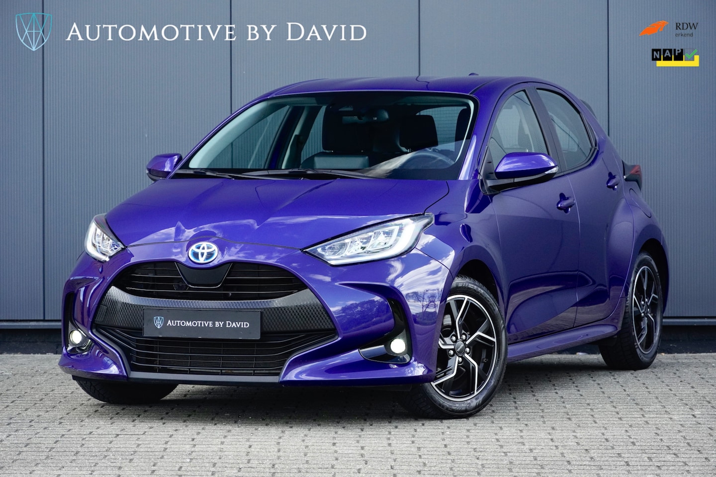 Toyota Yaris - 1.5 115 pk HYBRID DYNAMIC AUTOMAAT / FABRIEKSGARANTIE / ADAPTIEVE CRUISE CONTROL / APPLE C - AutoWereld.nl