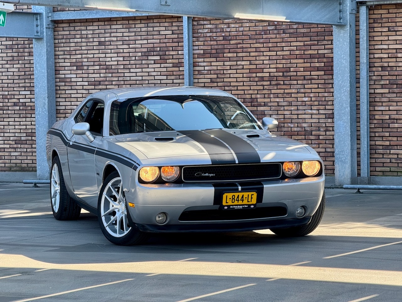 Dodge Challenger - 3.6 V6 2012 309PK Zilver Coupe - AutoWereld.nl