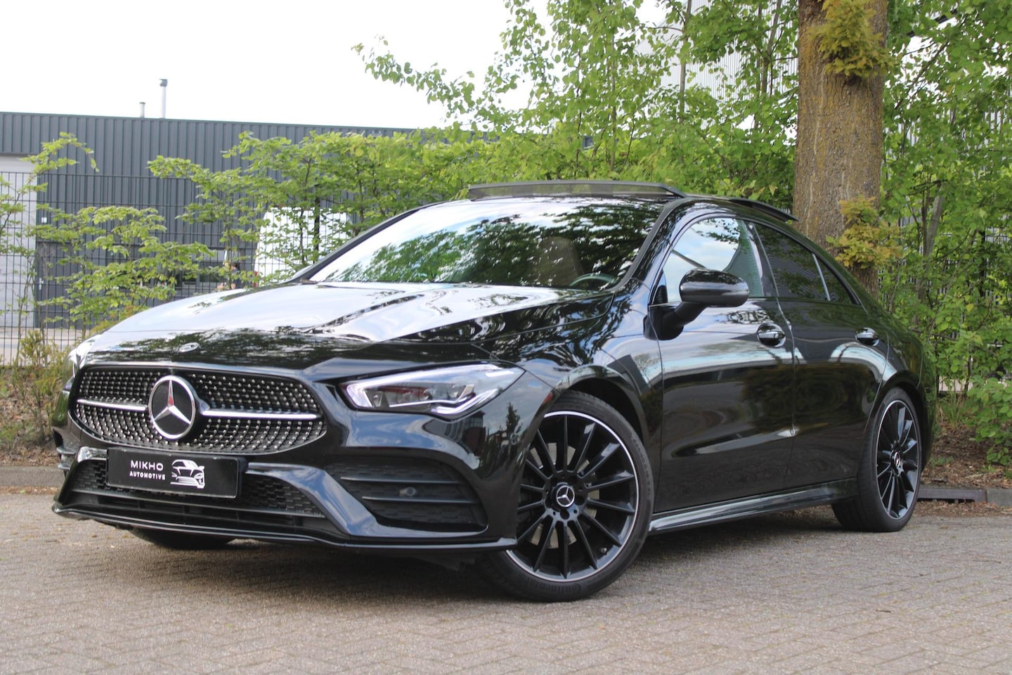 Mercedes-Benz CLA-Klasse - 200 AMG Night Pakket| Panoramadak | Sfeerverlichting | Trekhaak | 360 Camera | Memory seat - AutoWereld.nl