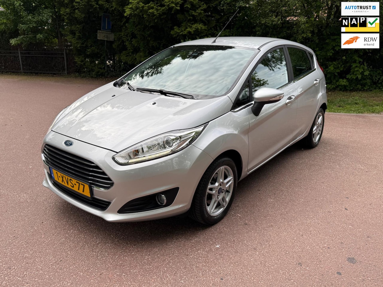 Ford Fiesta - 1.0 EcoBoost Titanium / Navi / Airco / NAP / PDC / Lm - AutoWereld.nl