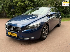Volvo V40 - 2.0 D2 Ocean Race Business / Navi / Pano / Xenon/ NAP / leder