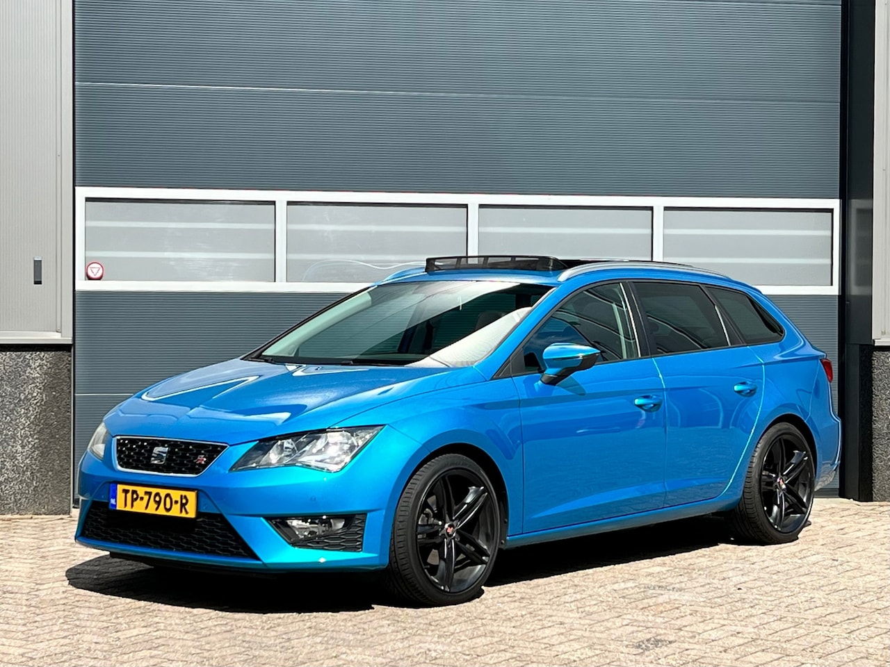 Seat Leon ST - 1.4 TSI ACT FR Dynamic bj.2014 Pano|Navi|Trekh|Pdc. - AutoWereld.nl