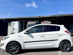 Hyundai i20 - I-20 1.2 HP 84pk i-Motion 5drs - 60dkm nap - airco - lmv - led - getint glas - cruise - au