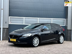 Volvo V40 - 2.0 T2 Nordic+ bj.2016 Blackline|Navi|LED|Pdc|Nap