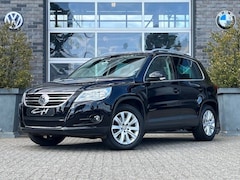 Volkswagen Tiguan - 2.0 TSI 200PK SPORTenST.4M AUT. - TREKH. - ORG. NL
