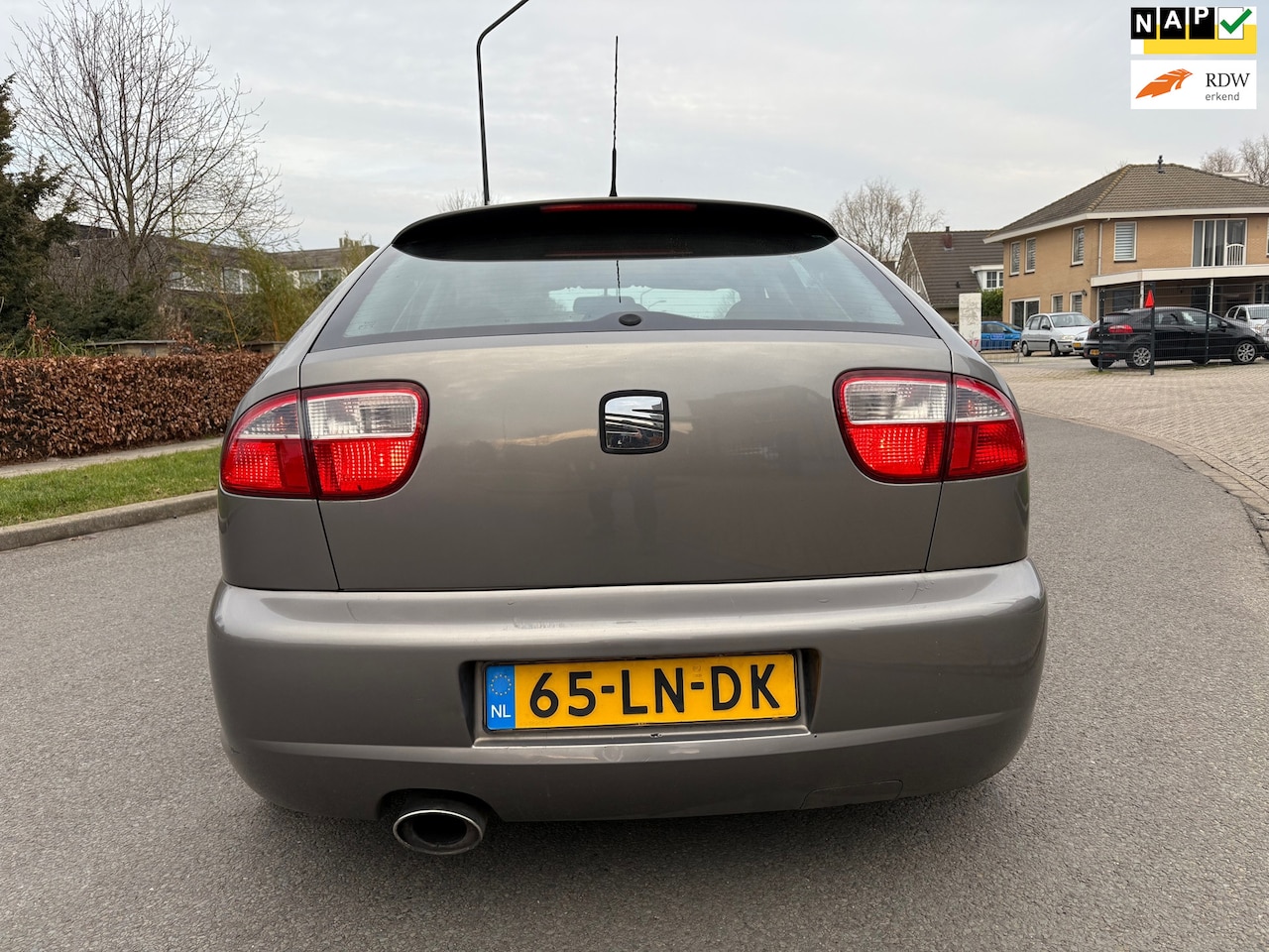 Seat Leon - 1.8-20VT Topsport 18''velgen|6BAK|Verlaagd|Sportdemper|Rs4 velgen - AutoWereld.nl