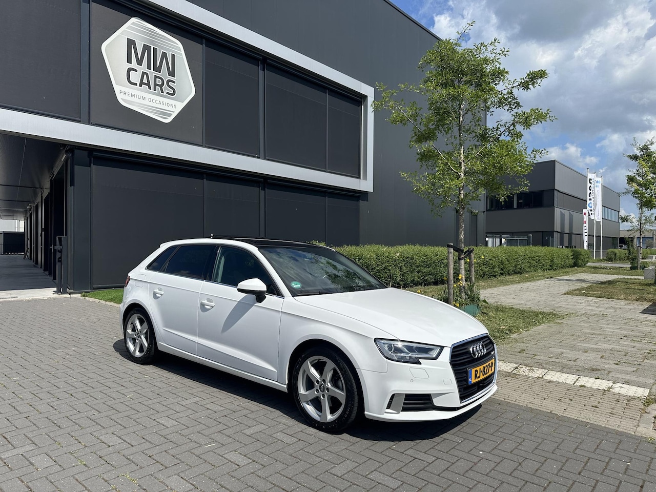 Audi A3 Sportback - 1.0 TFSI Sport Lease Edition Pano, Navi - AutoWereld.nl