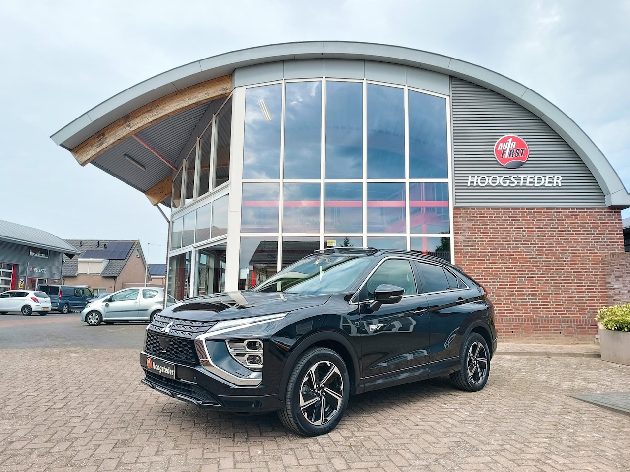 Mitsubishi Eclipse Cross - 2.4 PHEV Prestige 2.4 PHEV Prestige, schuifdak, leer, adapt. cruise - AutoWereld.nl