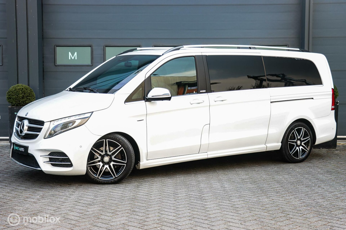 Mercedes-Benz V-klasse - 250d Extra Lang DC|AMG|Burmester|ACC|Stoelventilatie - AutoWereld.nl