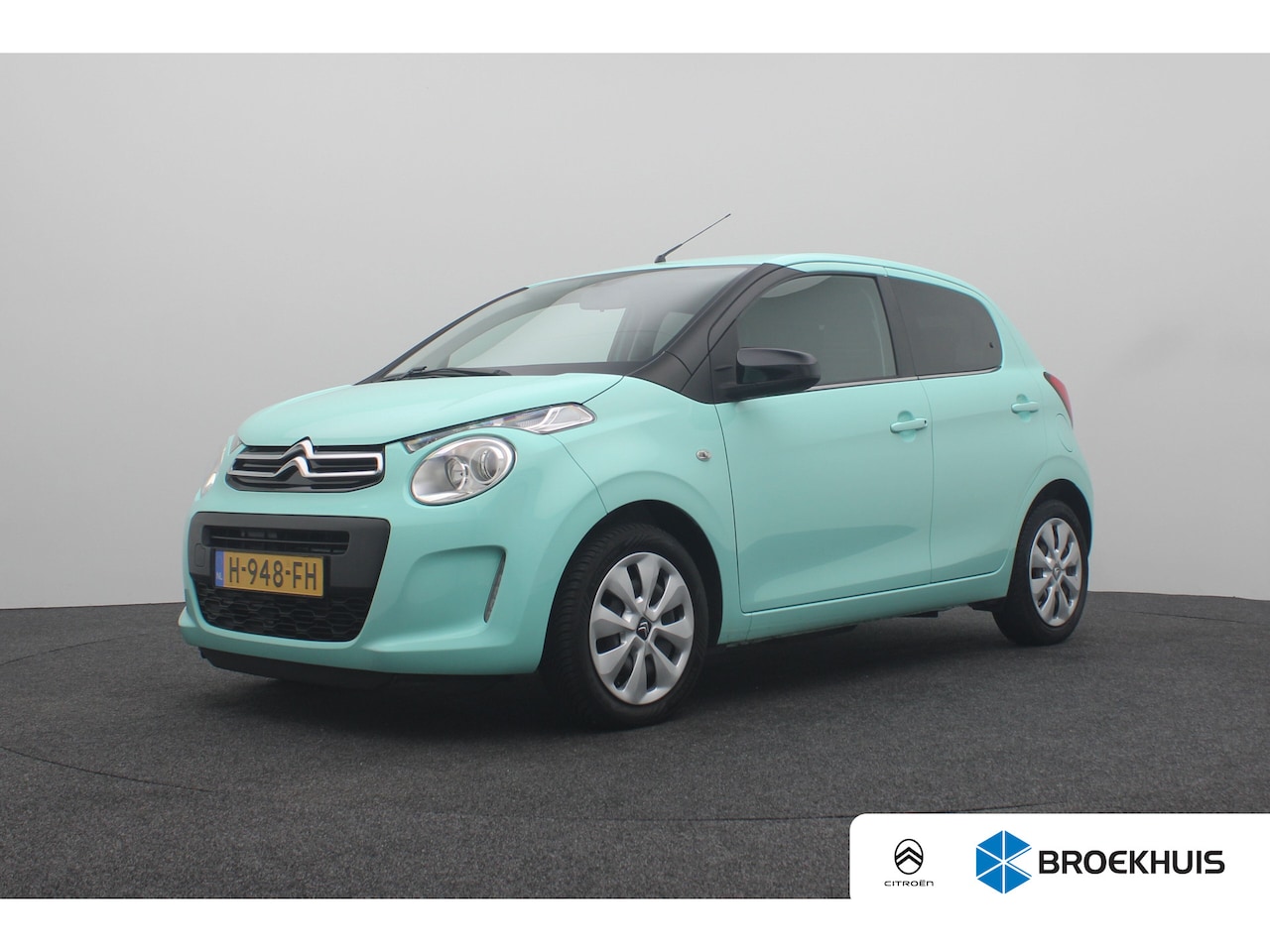 Citroën C1 - 1.0 VTi Feel | Achterbank in delen neerklapbaar | Achteruitrijcamera | Airco - AutoWereld.nl