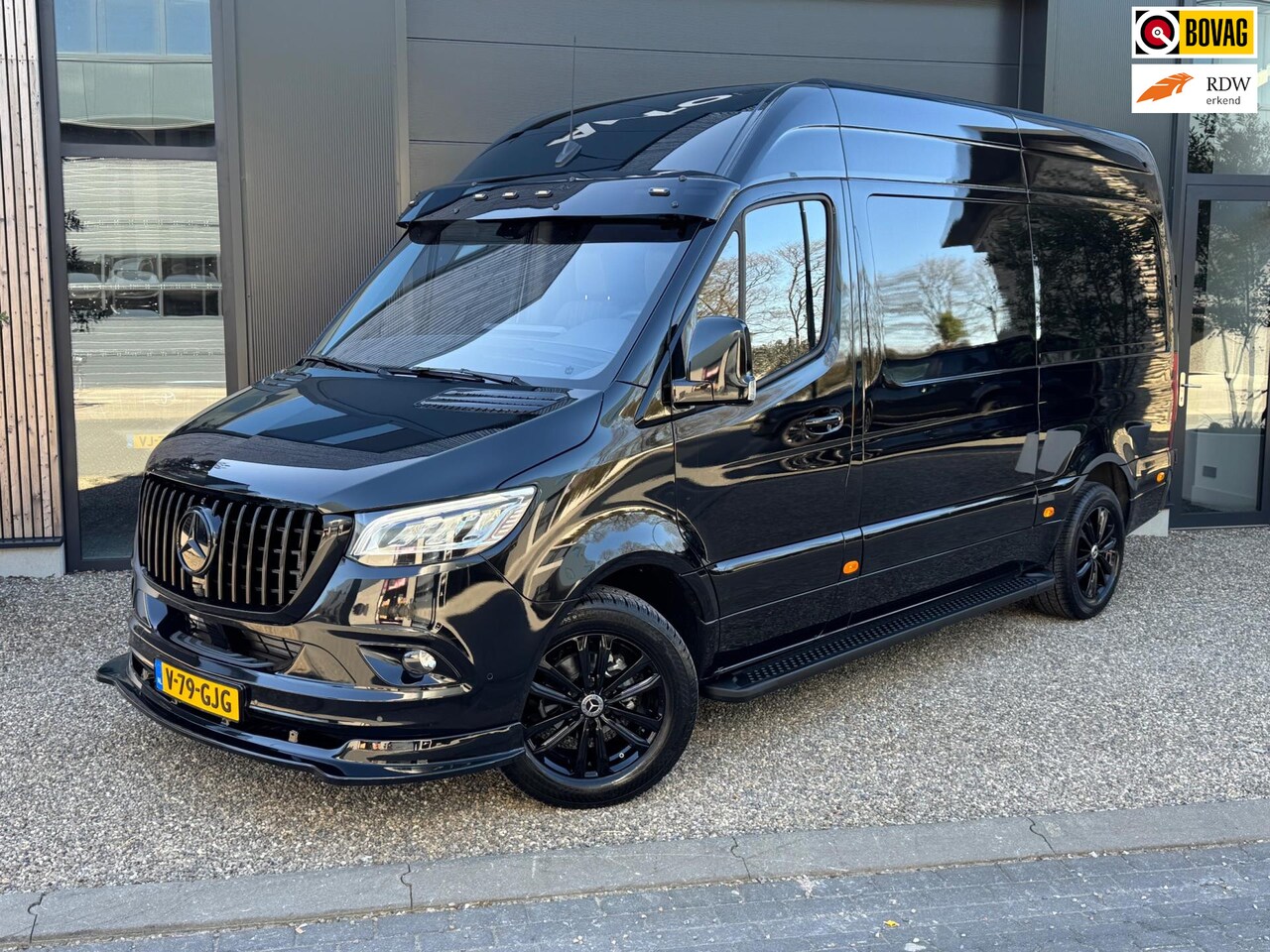 Mercedes-Benz Sprinter - 319 1.9 CDI L2H2 RWD 190PK 3.5T TREKGW BLACKSTYLE - AutoWereld.nl
