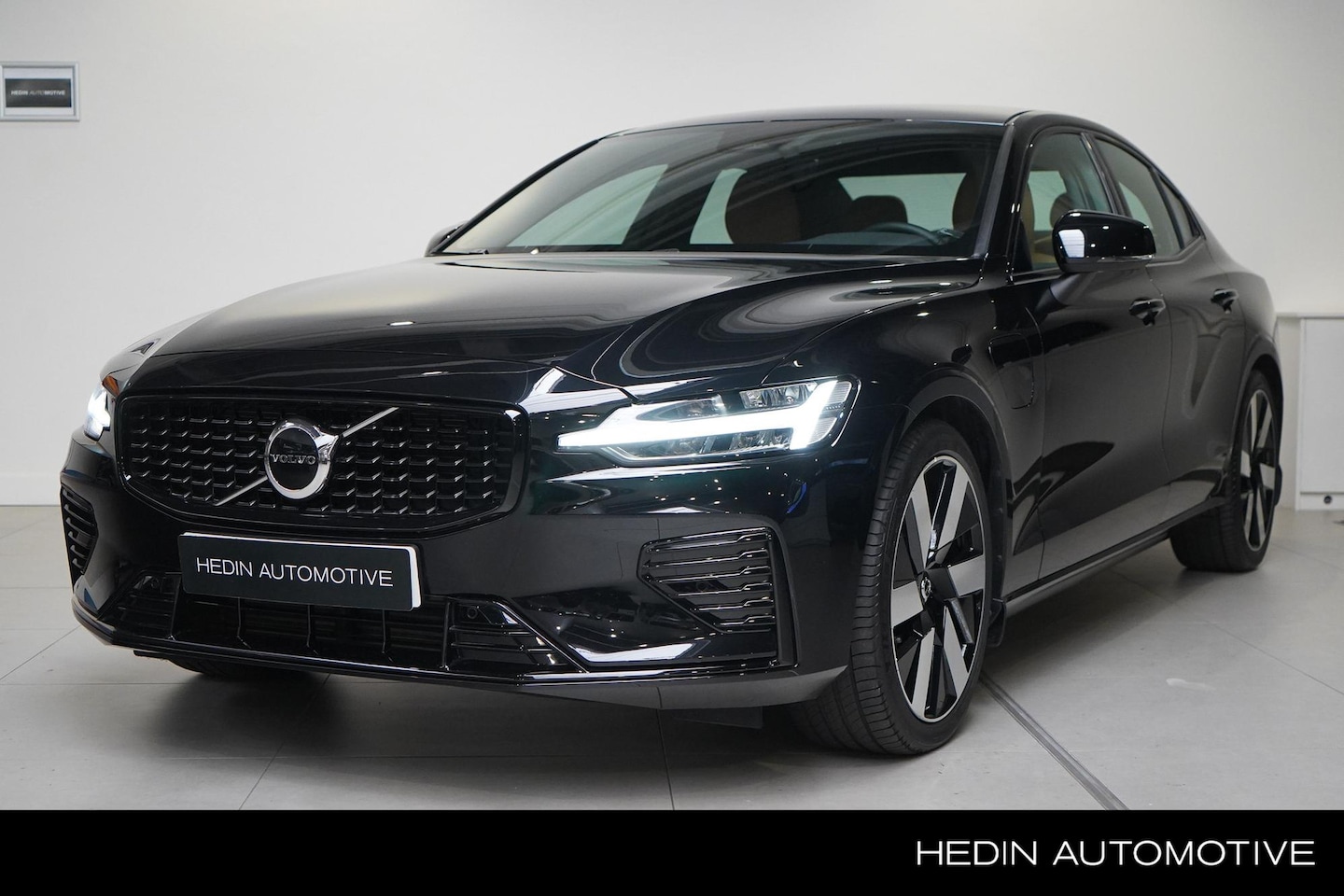 Volvo S60 - Recharge T6 AWD Ultimate Dark 350pk Long Range | Nappa Leder met Stoelventilatie | Panoram - AutoWereld.nl