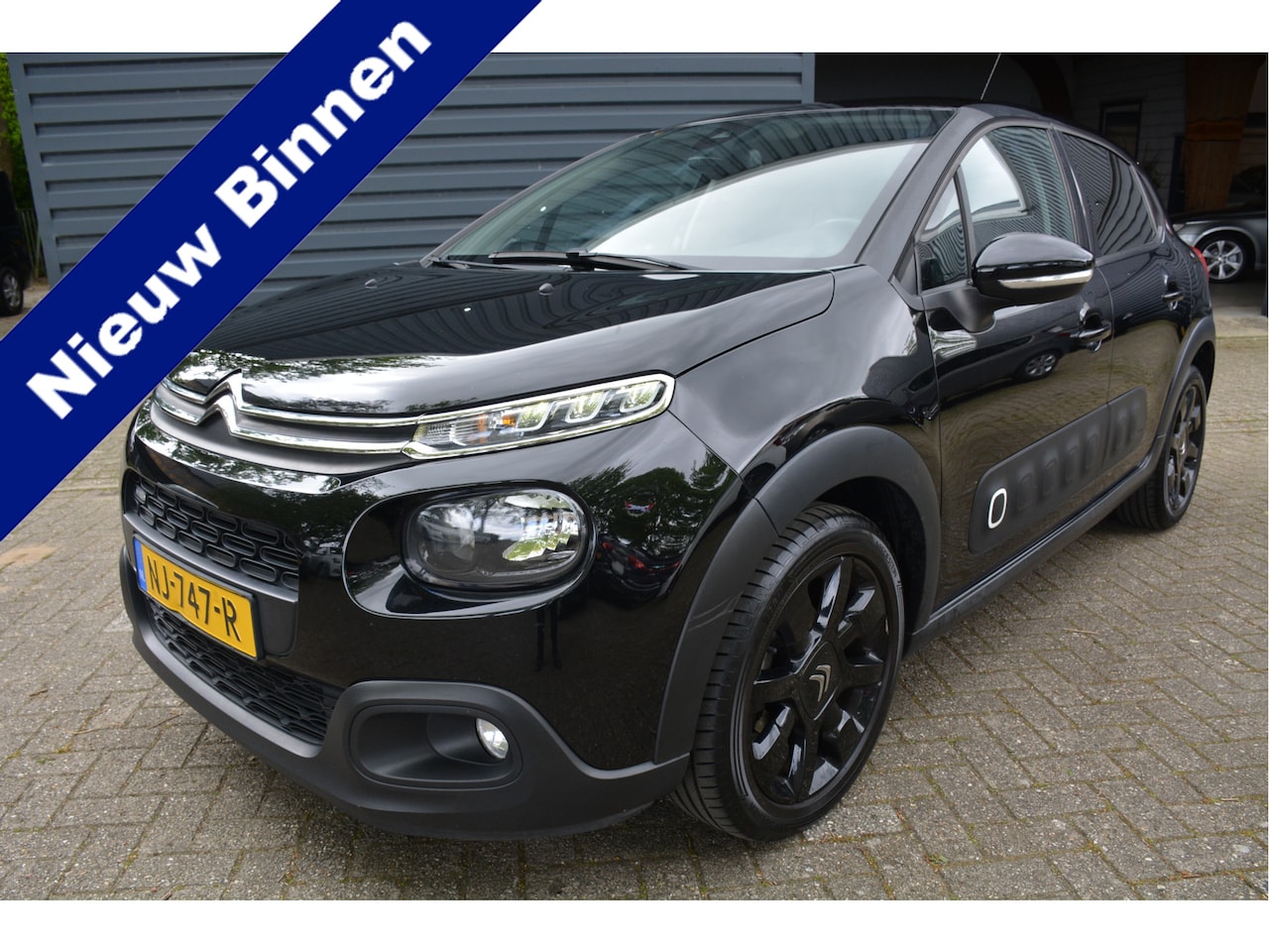 Citroën C3 - 1.2 PureTech Shine Navi Cruise Control Clima Bluetooth - AutoWereld.nl