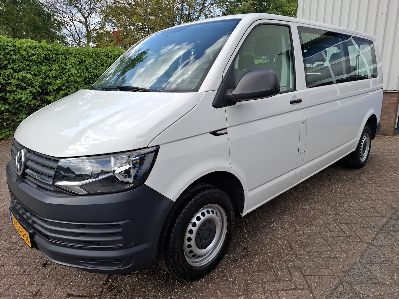 Volkswagen Transporter Kombi - 2.0TSI 19350.- INCL BTW 9-PERSOONS BENZINE 150PK - AutoWereld.nl