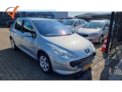 Peugeot 307 - 2.0-16V XT