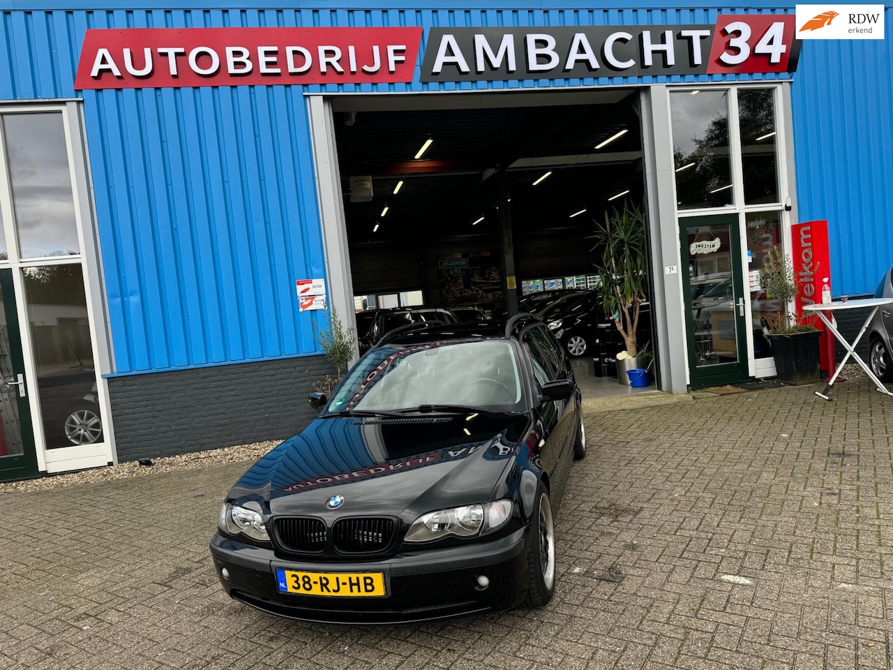 BMW 3-serie Touring - 318d Black&Silver II - AutoWereld.nl