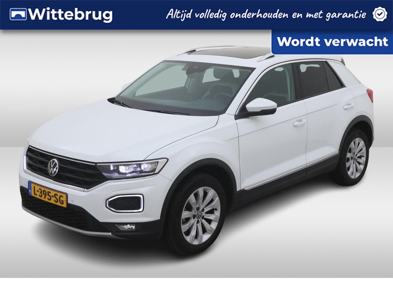 Volkswagen T-Roc - 1.5 TSI Sport Executive Advance DSG Automaat Camera / Navigatie / Panoramadak / Parkeersen - AutoWereld.nl