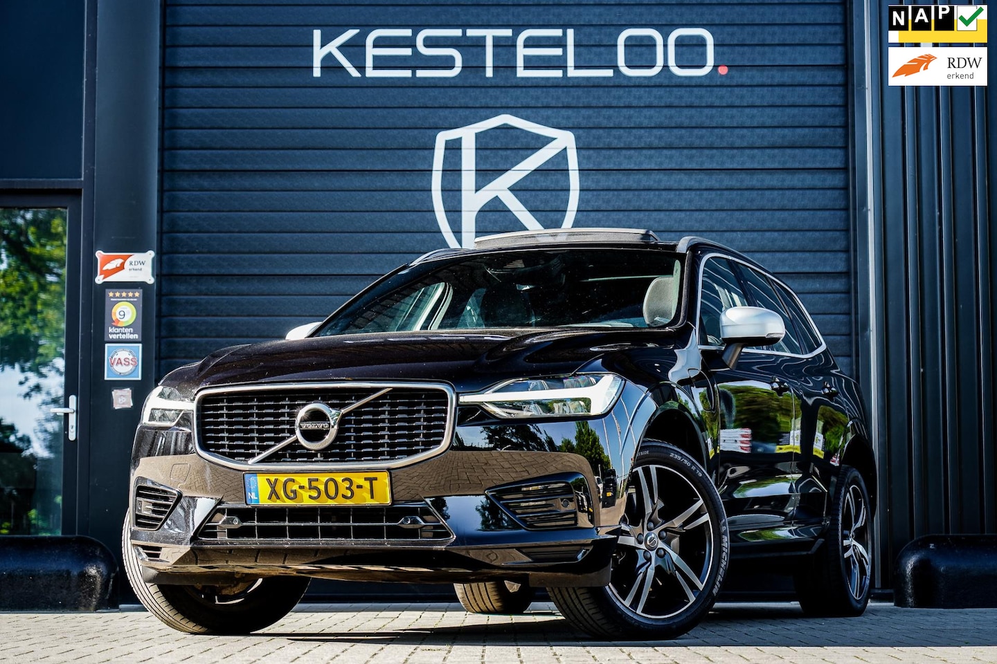 Volvo XC60 - 2.0 T8 Twin Engine AWD 3xR-Design PANO/ACC/ZWARTLEDER/ONYX BLACK/CARPLAY/KEYLESS/SENSUS NA - AutoWereld.nl