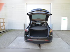 Tesla Model Y - Long Range AWD 75 kWh Trekhaak (1.600kg), AutoPilot