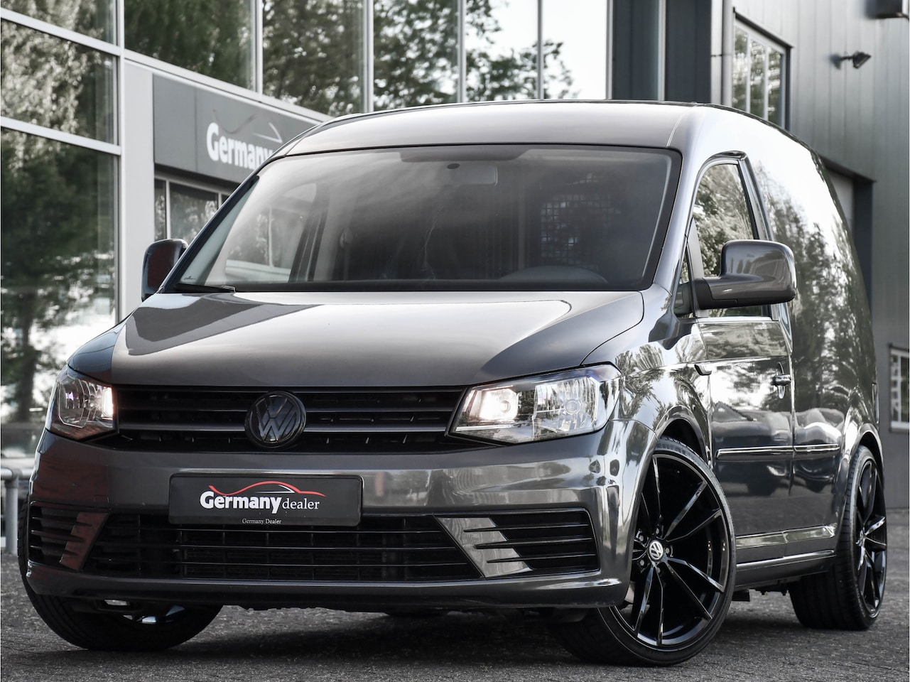 Volkswagen Caddy - 2.0 TDI L1H1 RS-zetels 19 inch Carplay/Android Auto Trekhaak - AutoWereld.nl