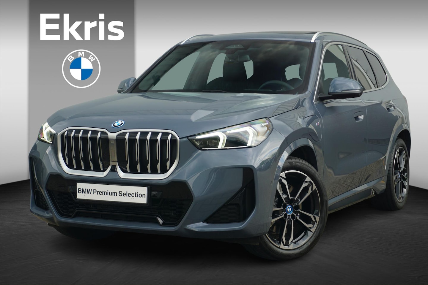 BMW X1 - xDrive30e M Sport / Panoramadak / Headup / Harman-Kardon sound system / Adaptief M onderst - AutoWereld.nl