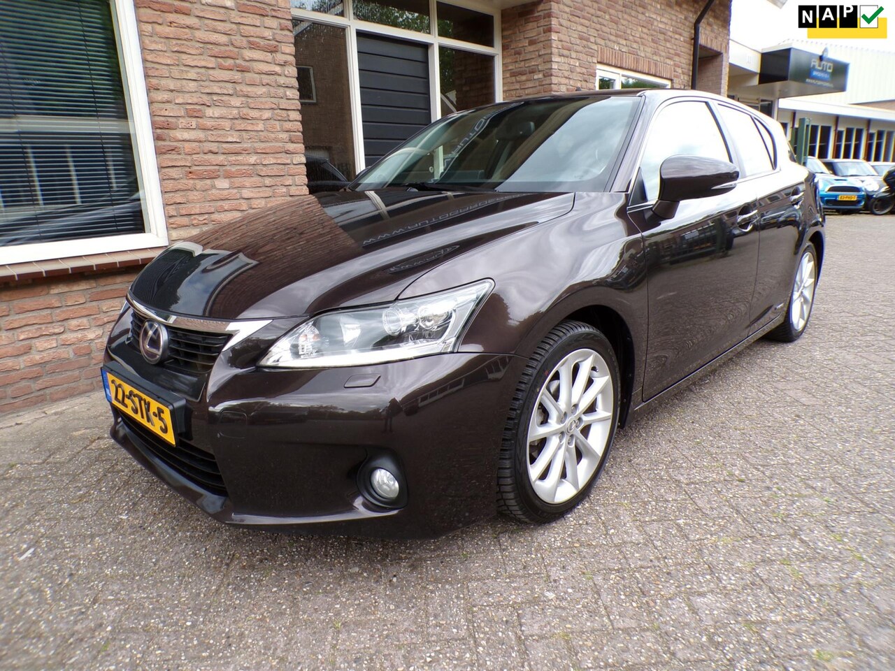 Lexus CT 200h - Hybrid Automaat / leder / Navi - AutoWereld.nl