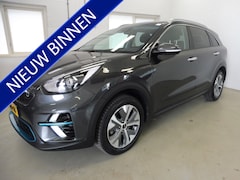Kia e-Niro - Dynamic Line 64 kWh 3 FASE Warmtepomp | Camera | Stof/leer | Apple carplay | 1e eig | NL a
