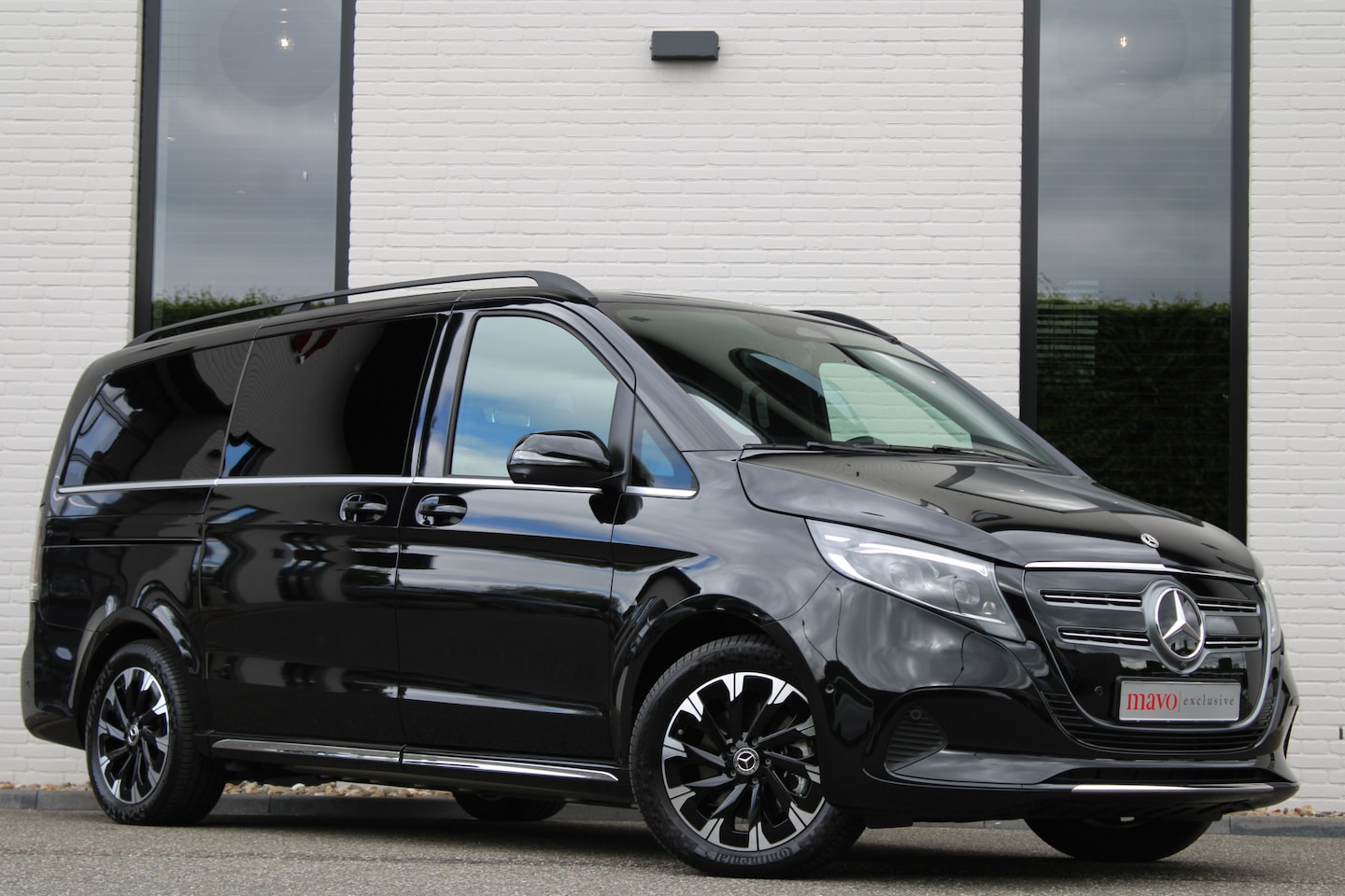 Mercedes-Benz EQV - 300 L2 / AMG / New Model / 7/8-Persoons / Luchtvering / Led / Electr Stoelen / Vol Opties - AutoWereld.nl