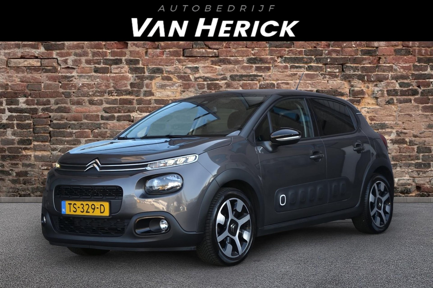 Citroën C3 - 1.2 PureTech S&S Shine | Pano | Apple Carplay | Stoelverwarming - AutoWereld.nl