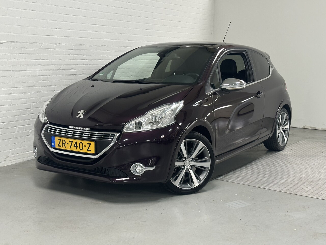Peugeot 208 - 1.6 THP XY Clima / Navi / Leer / Pano - AutoWereld.nl