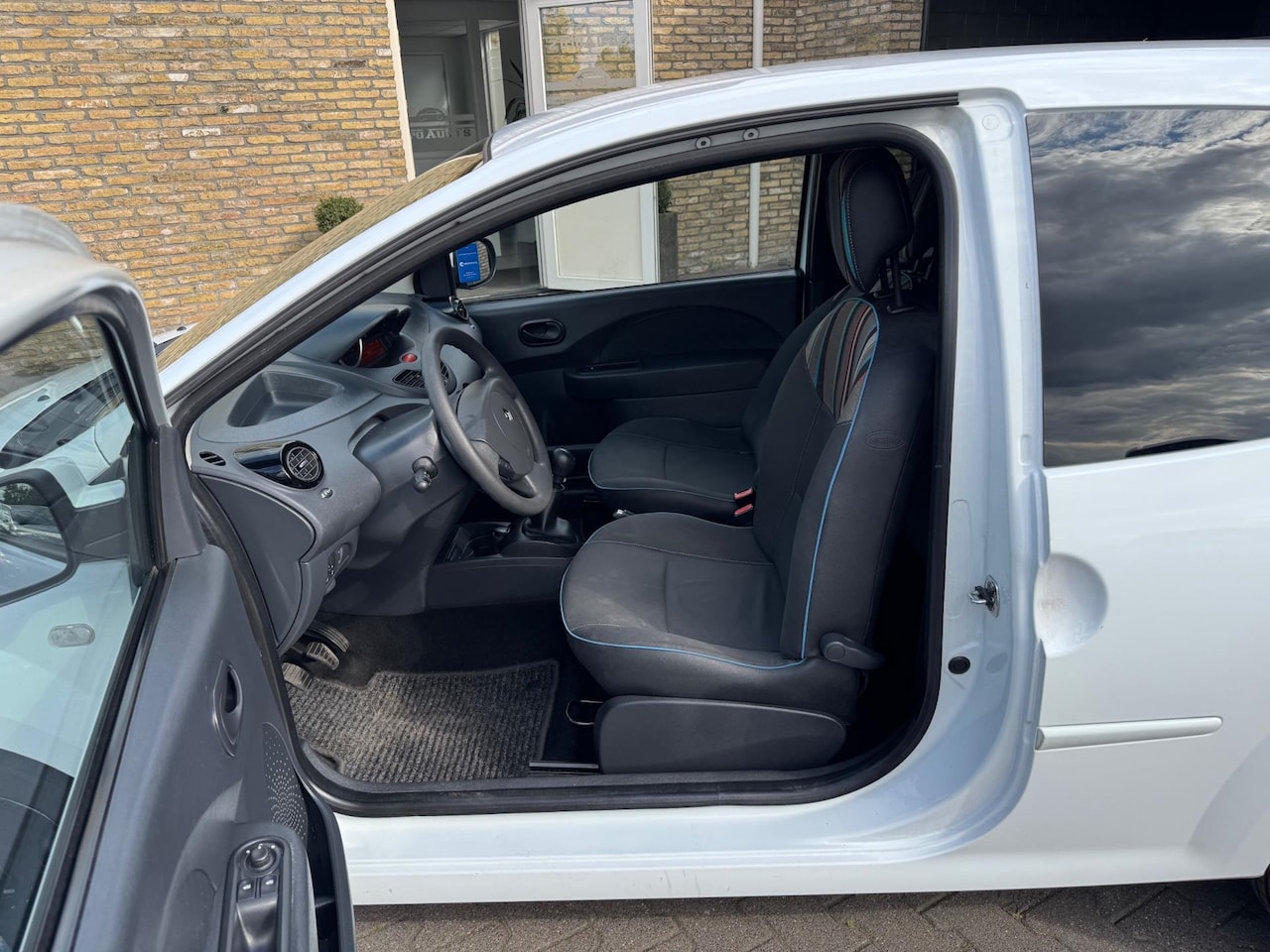 Renault Twingo - 1.2 16V Collection Bj 2012 zeer nette auto - AutoWereld.nl
