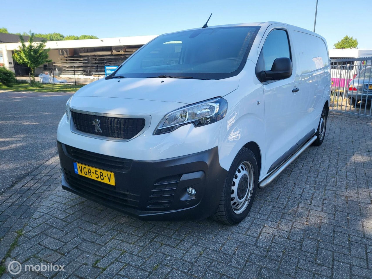 Peugeot Expert - Bestel 2.0 BlueHDI 120 Standard Premium - AutoWereld.nl