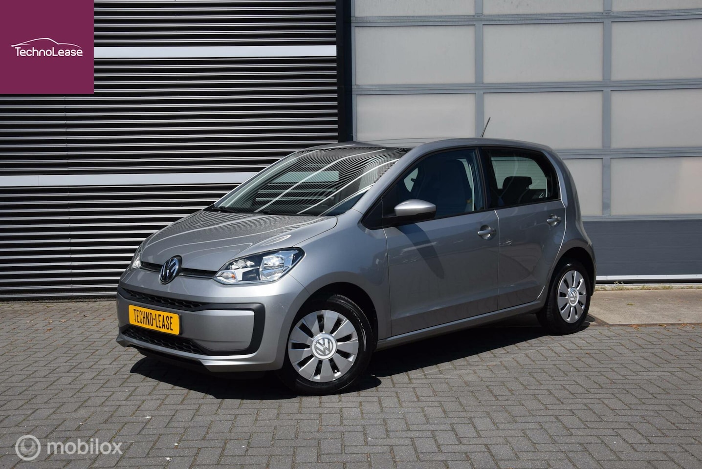 Volkswagen Up! - 1.0 BMT move up! Airco, DAB+ Executive - AutoWereld.nl