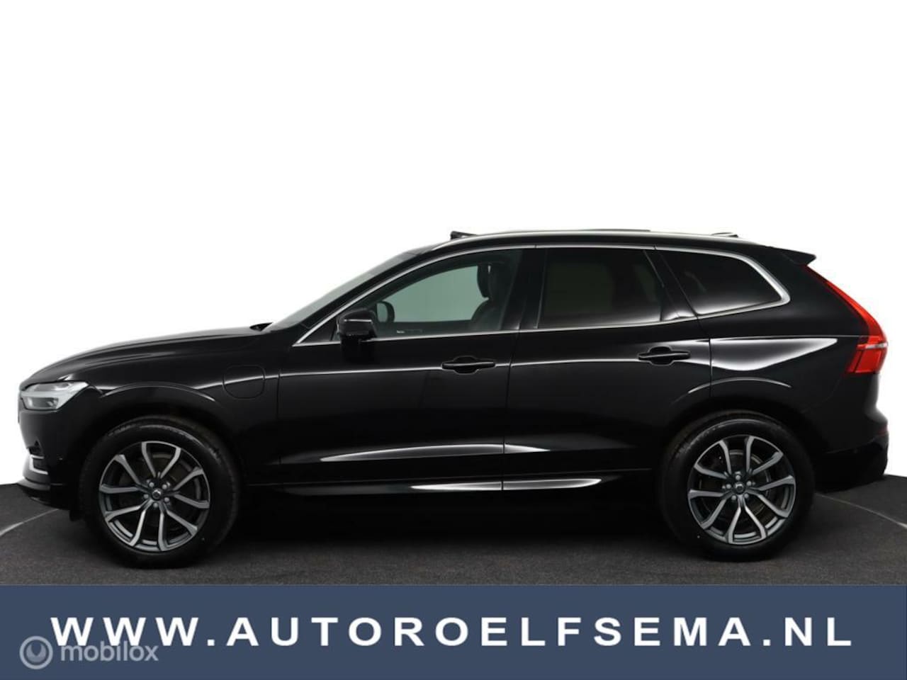 Volvo XC60 - 2.0 T8 Twin Engine AWD Inscrip|Pano | Trekh|cam - AutoWereld.nl