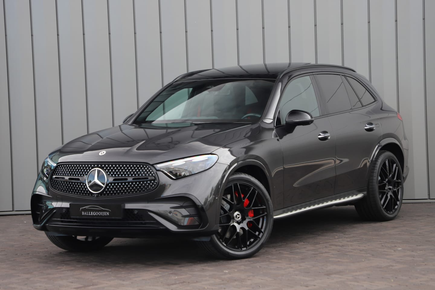 Mercedes-Benz GLC-klasse - 300 AMG 4-Matic | 258PK | Pano | Sfeerverlichting | Keyles-go | Head-up | Digital-light | - AutoWereld.nl