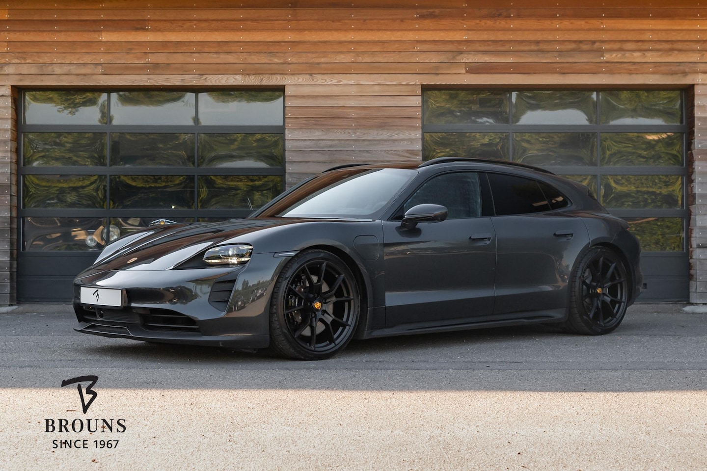 Porsche Taycan Sport Turismo - GTS 598pk *Inno-360-HUD-1e eig. - AutoWereld.nl