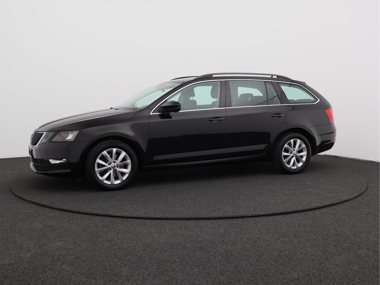 Skoda Octavia Combi - 1.0 TSI Greentech Business Edition/ lage km/ zeer mooi! - AutoWereld.nl
