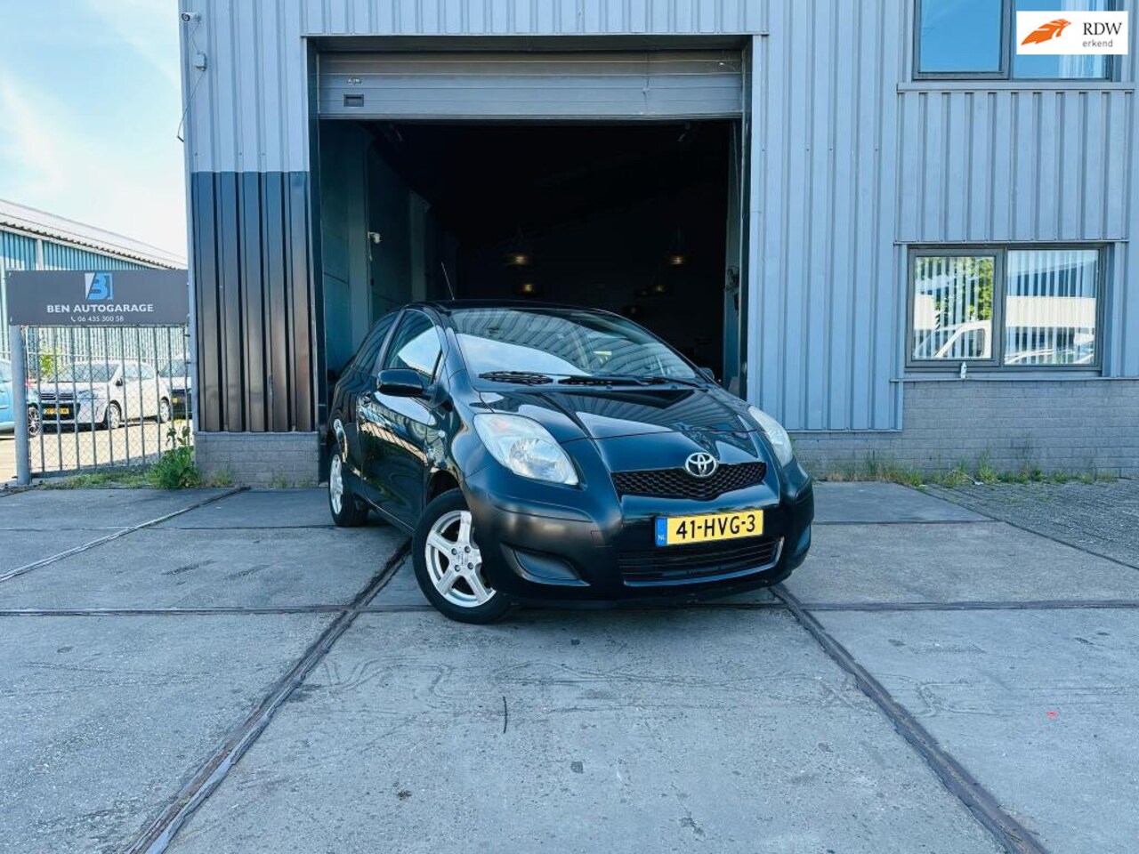 Toyota Yaris - 1.3 VVTi (2de Eigenaar+Airco+CarPlay+CAM+Onderhoud) - AutoWereld.nl