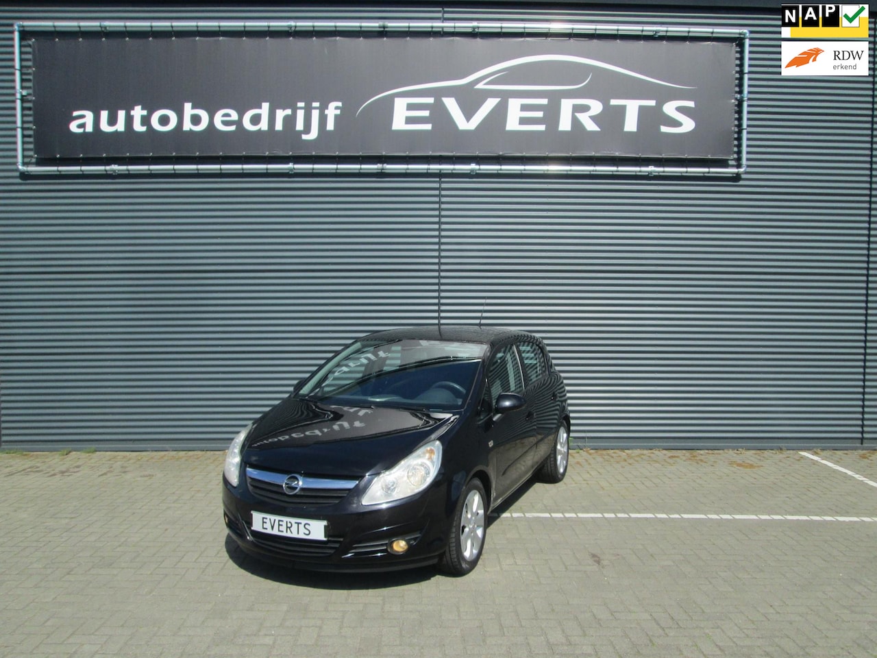 Opel Corsa - 1.2-16V Essentia Apk 08-05-2026 zeer nette en goed rijdende auto nu scherpe meeneem prijs - AutoWereld.nl